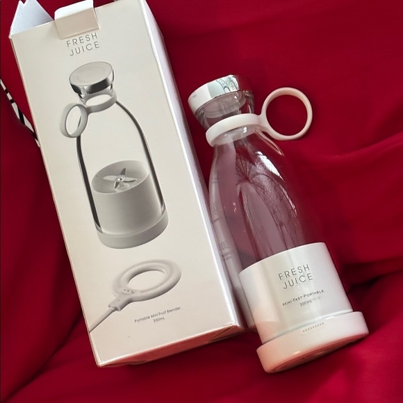 Luxe Home Other - Glass Juice Mug with White Accents